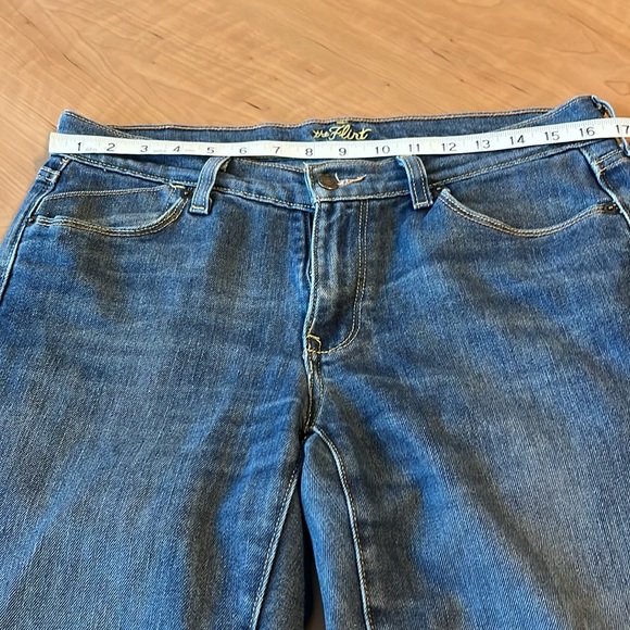 Old Navy the Flirt Staight Leg Jeans size 8 - Picture 5 of 5